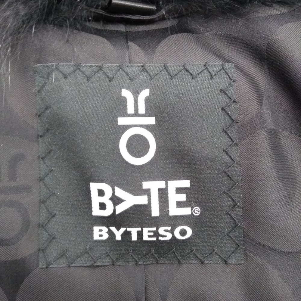 CLEARANCE! BYTE by TESO Black Fox Fur Jacket - Picture 3 of 5